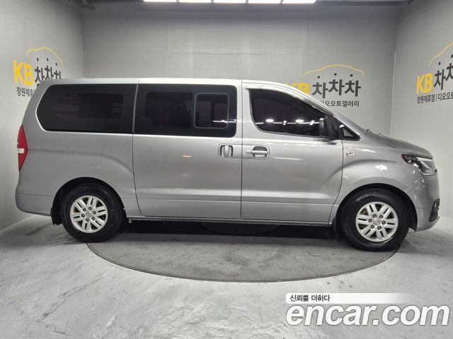 Hyundai Grand Starex Van 5-Seater Modern 2020 — фото 3