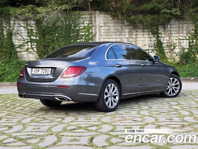 Mercedes-Benz E-Class (W213) E300 4MATIC Exclusive 2018 — фото 3