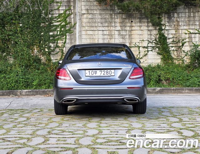 Mercedes-Benz E-Class (W213) E300 4MATIC Exclusive 2018 — фото 5