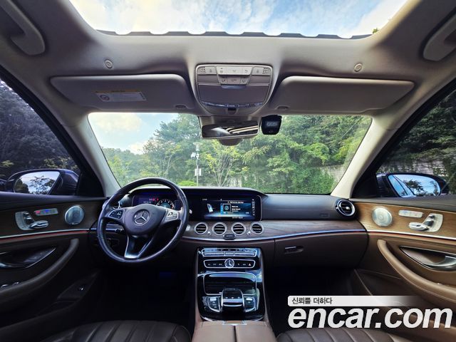 Mercedes-Benz E-Class (W213) E300 4MATIC Exclusive 2018 — фото 15