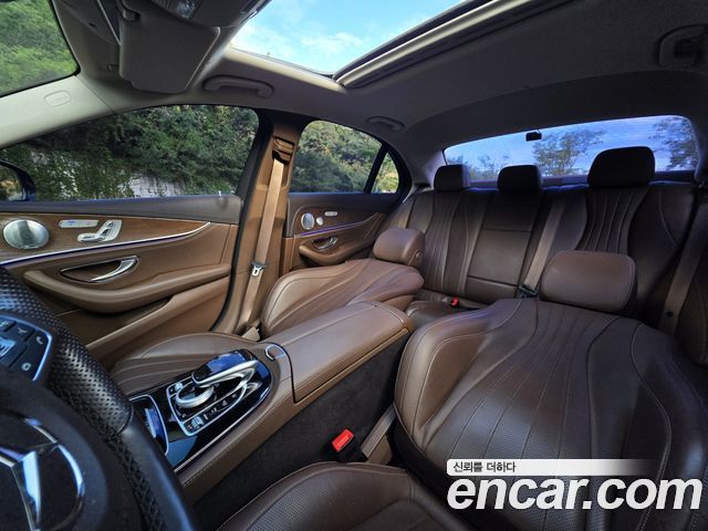 Mercedes-Benz E-Class (W213) E300 4MATIC Exclusive 2018 — фото 21