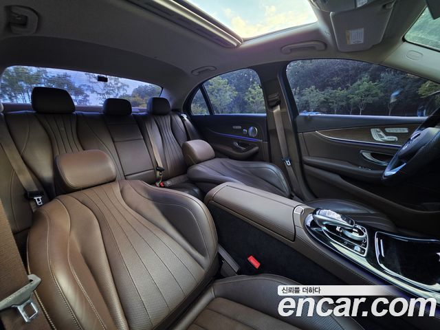 Mercedes-Benz E-Class (W213) E300 4MATIC Exclusive 2018 — фото 22