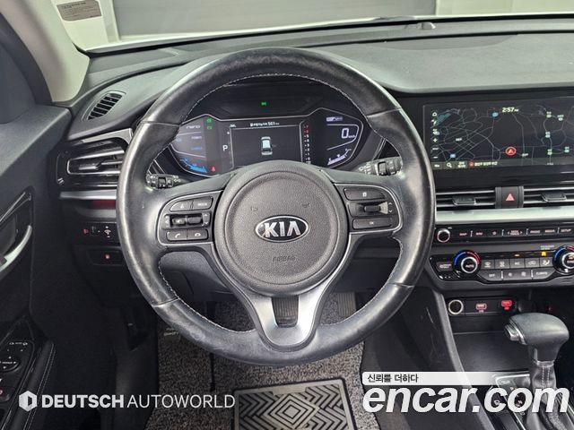 Kia Niro 1.6 HEV Prestige 2021 — фото 17