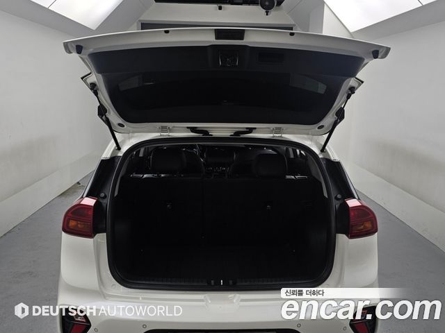 Kia Niro 1.6 HEV Prestige 2021 — фото 23