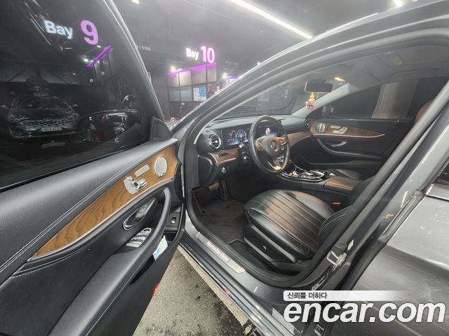 Mercedes-Benz E-Class (W213) E300 4MATIC Exclusive 2018 — фото 6