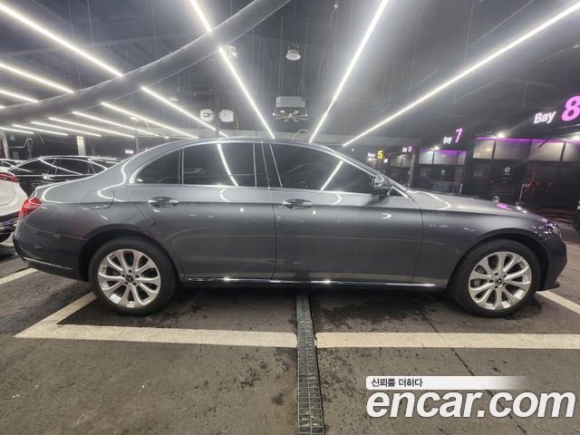 Mercedes-Benz E-Class (W213) E300 4MATIC Exclusive 2018 — фото 17