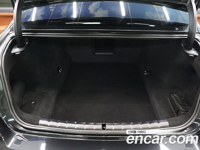 BMW 7 Series (G70) 740i xDrive M Sport Limited 2024 — фото 5