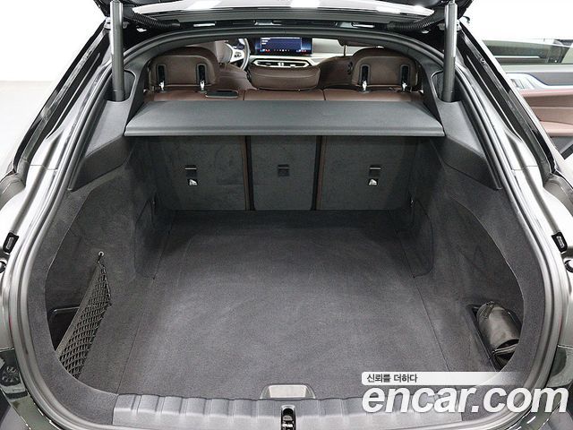 BMW i4 eDrive40 M Sports Pro 2024 — фото 19