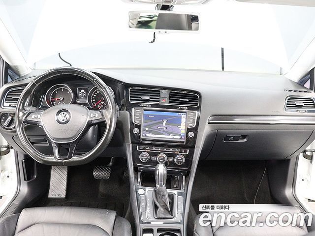 Volkswagen Golf (VII) 2.0 TDI Premium 2015 — фото 6