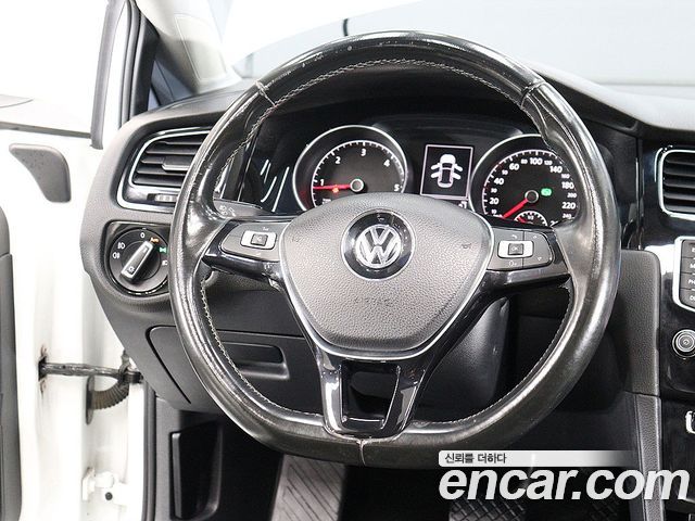 Volkswagen Golf (VII) 2.0 TDI Premium 2015 — фото 7