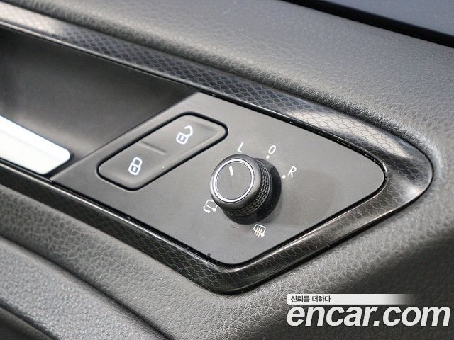 Volkswagen Golf (VII) 2.0 TDI Premium 2015 — фото 16