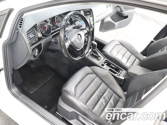Volkswagen Golf (VII) 2.0 TDI Premium 2015 — фото 22