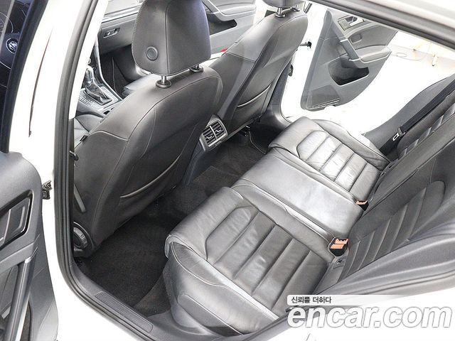 Volkswagen Golf (VII) 2.0 TDI Premium 2015 — фото 23