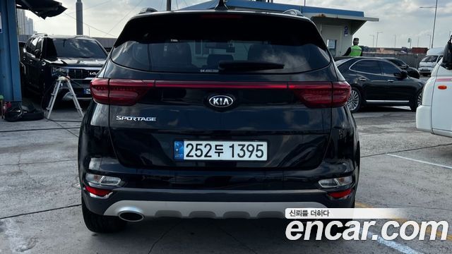Kia Sportage The Bold Diesel 2.0 2WD Signature 2021 — фото 4