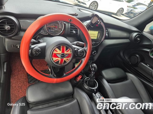 MINI Cooper Convertible Standard 3rd Generation 2018 — фото 7