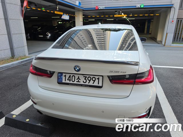 BMW 3 Series (G20) 330e Luxury 2022 — фото 6