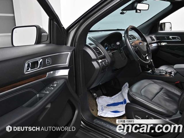 Ford Explorer 2.3 Limited 4WD 5th 2018 — фото 15