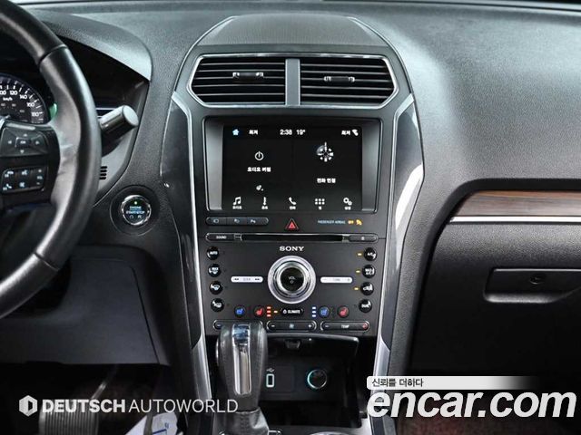 Ford Explorer 2.3 Limited 4WD 5th 2018 — фото 18