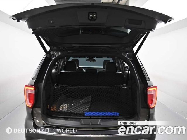 Ford Explorer 2.3 Limited 4WD 5th 2018 — фото 23