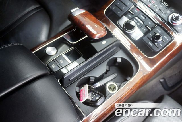 Audi A8 4.2 FSI Quattro RSE D4 2011 — фото 18