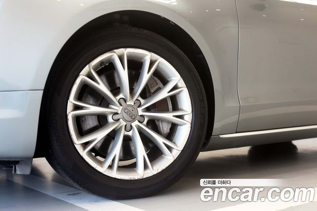 Audi A8 4.2 FSI Quattro RSE D4 2011 — фото 23