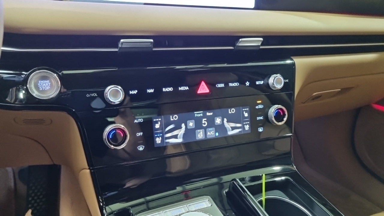 Genesis G80 (RG3) Gasoline 2.5 Turbo AWD 2026 — фото 17