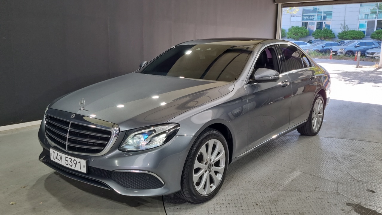 Mercedes-Benz E-Class (W213) E220d Exclusive