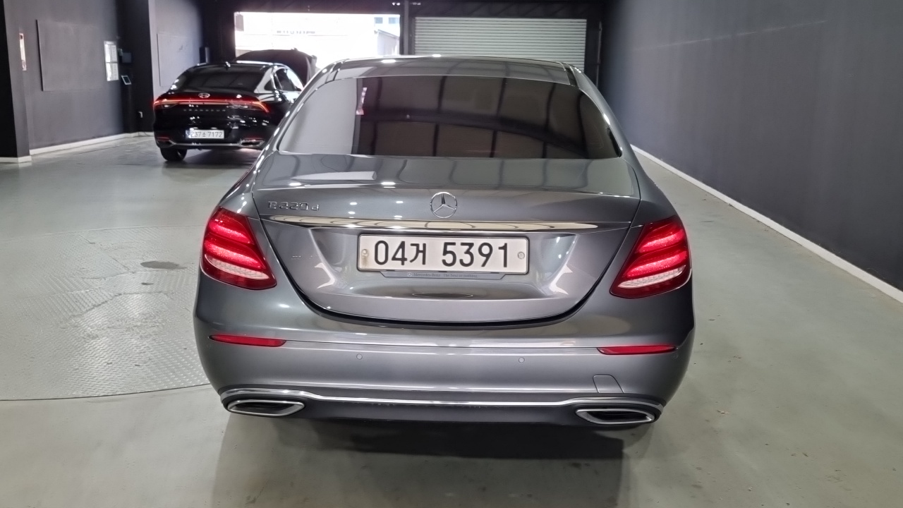Mercedes-Benz E-Class (W213) E220d Exclusive 2018 — фото 4