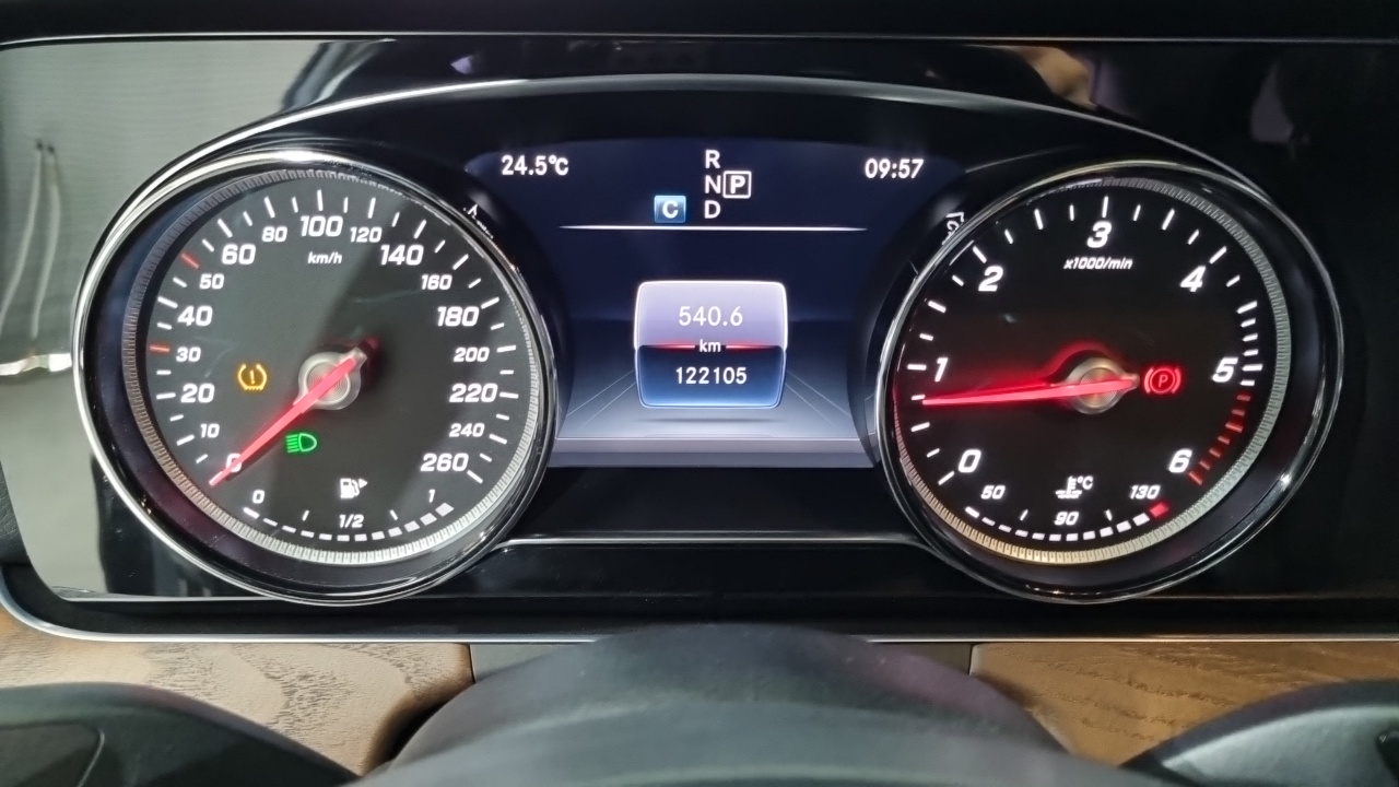 Mercedes-Benz E-Class (W213) E220d Exclusive 2018 — фото 21