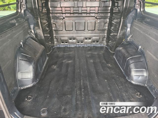 Hyundai Staria Cargo 5-Seater Modern 2023 — фото 8
