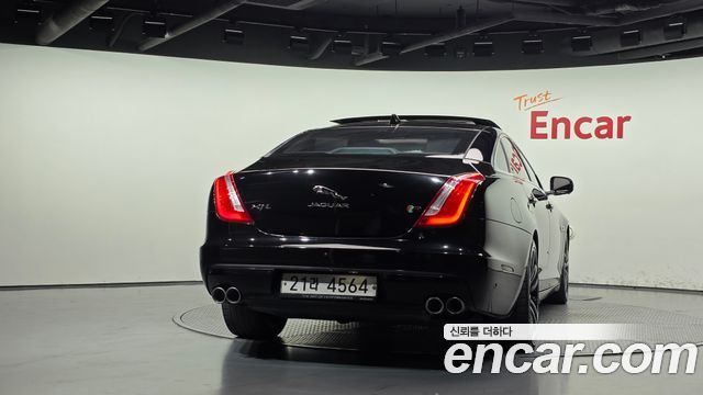 Jaguar XJ 3.0D Premium Luxury LWB X351 2016 — фото 4