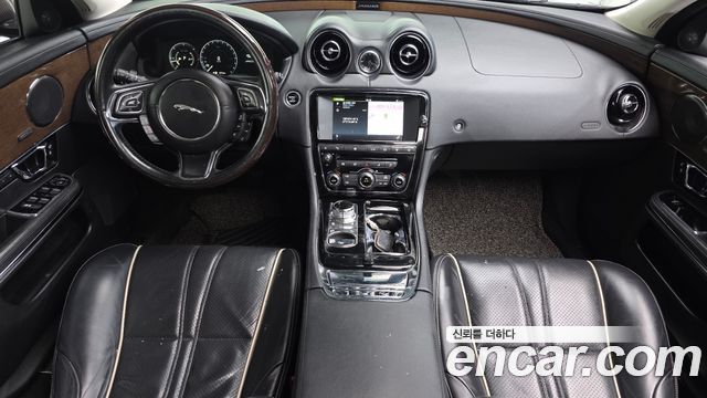 Jaguar XJ 3.0D Premium Luxury LWB X351 2016 — фото 7