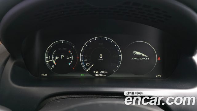 Jaguar XJ 3.0D Premium Luxury LWB X351 2016 — фото 8