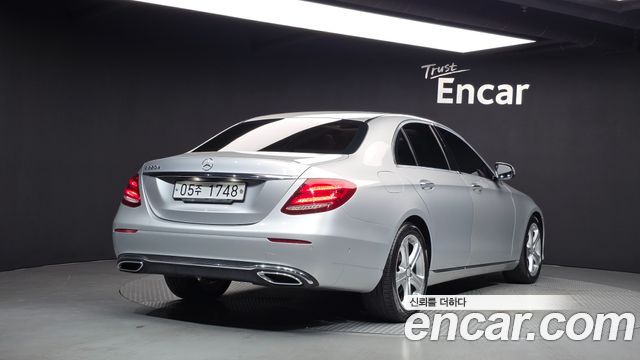 Mercedes-Benz E-Class (W213) E220d Avantgarde 2017 — фото 2
