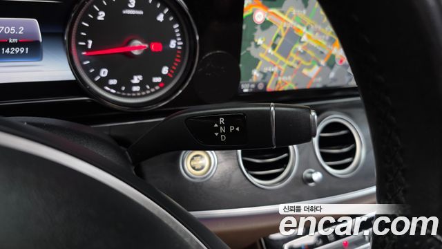 Mercedes-Benz E-Class (W213) E220d Avantgarde 2017 — фото 9