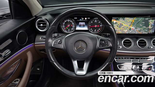 Mercedes-Benz E-Class (W213) E220d Avantgarde 2017 — фото 13