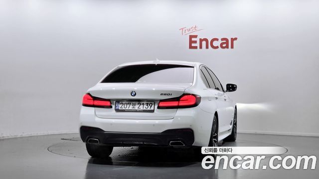 BMW 5 Series (G30) 520i M Sport 2022 — фото 4