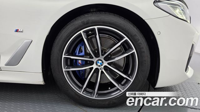 BMW 5 Series (G30) 520i M Sport 2022 — фото 5