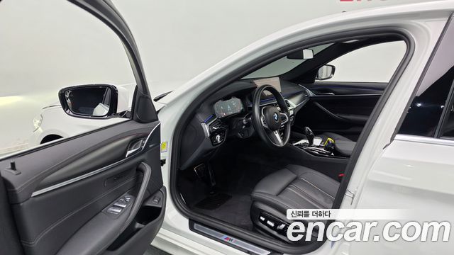 BMW 5 Series (G30) 520i M Sport 2022 — фото 10