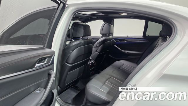 BMW 5 Series (G30) 520i M Sport 2022 — фото 15