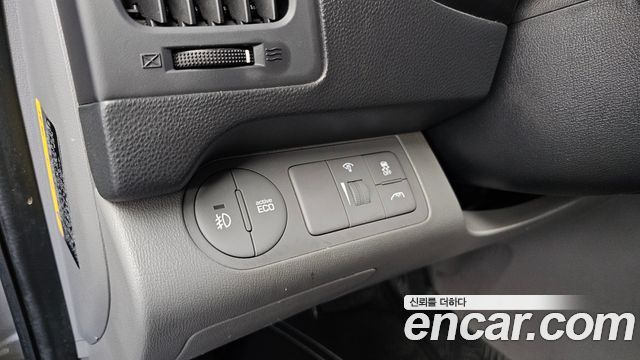 Hyundai Grand Starex Wagon 12-Seater Smart 2019 — фото 17