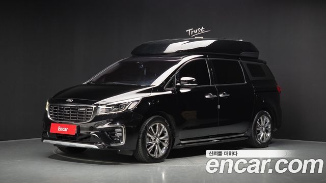 Kia Carnival 9-Seater Hi-Limousine Noblesse Special 2019 — фото 1