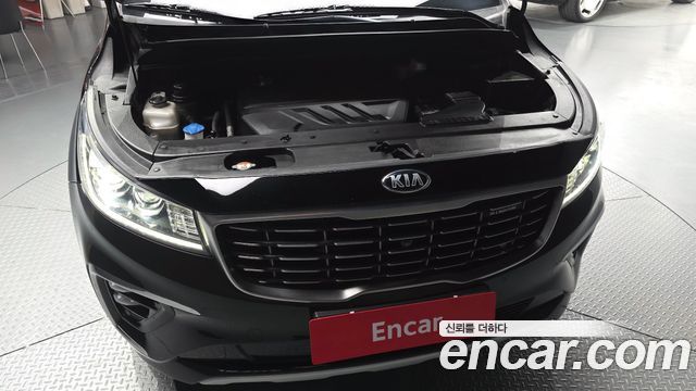 Kia Carnival 9-Seater Hi-Limousine Noblesse Special 2019 — фото 6