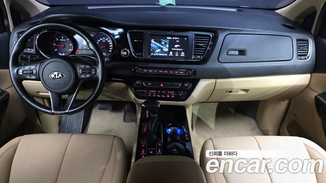 Kia Carnival 9-Seater Hi-Limousine Noblesse Special 2019 — фото 7