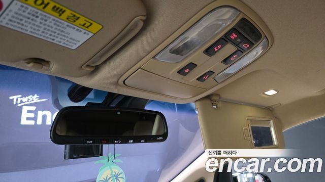 Kia Carnival 9-Seater Hi-Limousine Noblesse Special 2019 — фото 18