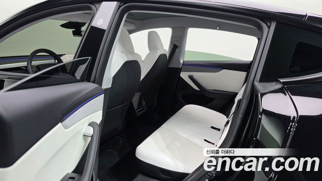 Tesla Model Y RWD 2025 — фото 11