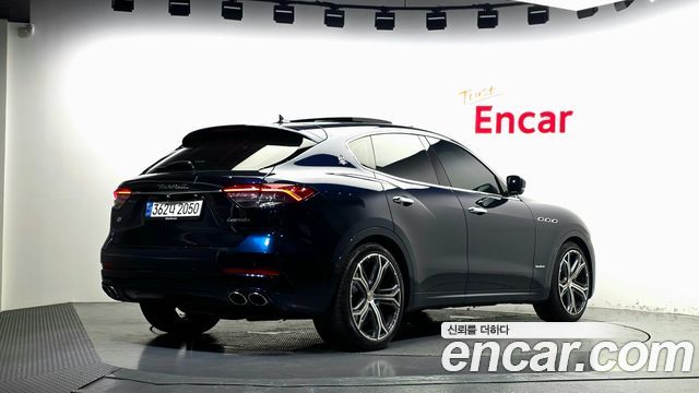 Maserati Levante 3.0 AWD GranLusso 2020 — фото 2