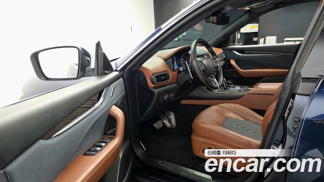 Maserati Levante 3.0 AWD GranLusso 2020 — фото 10
