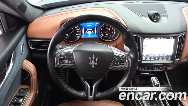 Maserati Levante 3.0 AWD GranLusso 2020 — фото 17
