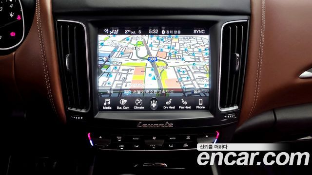 Maserati Levante 3.0 AWD GranLusso 2020 — фото 18